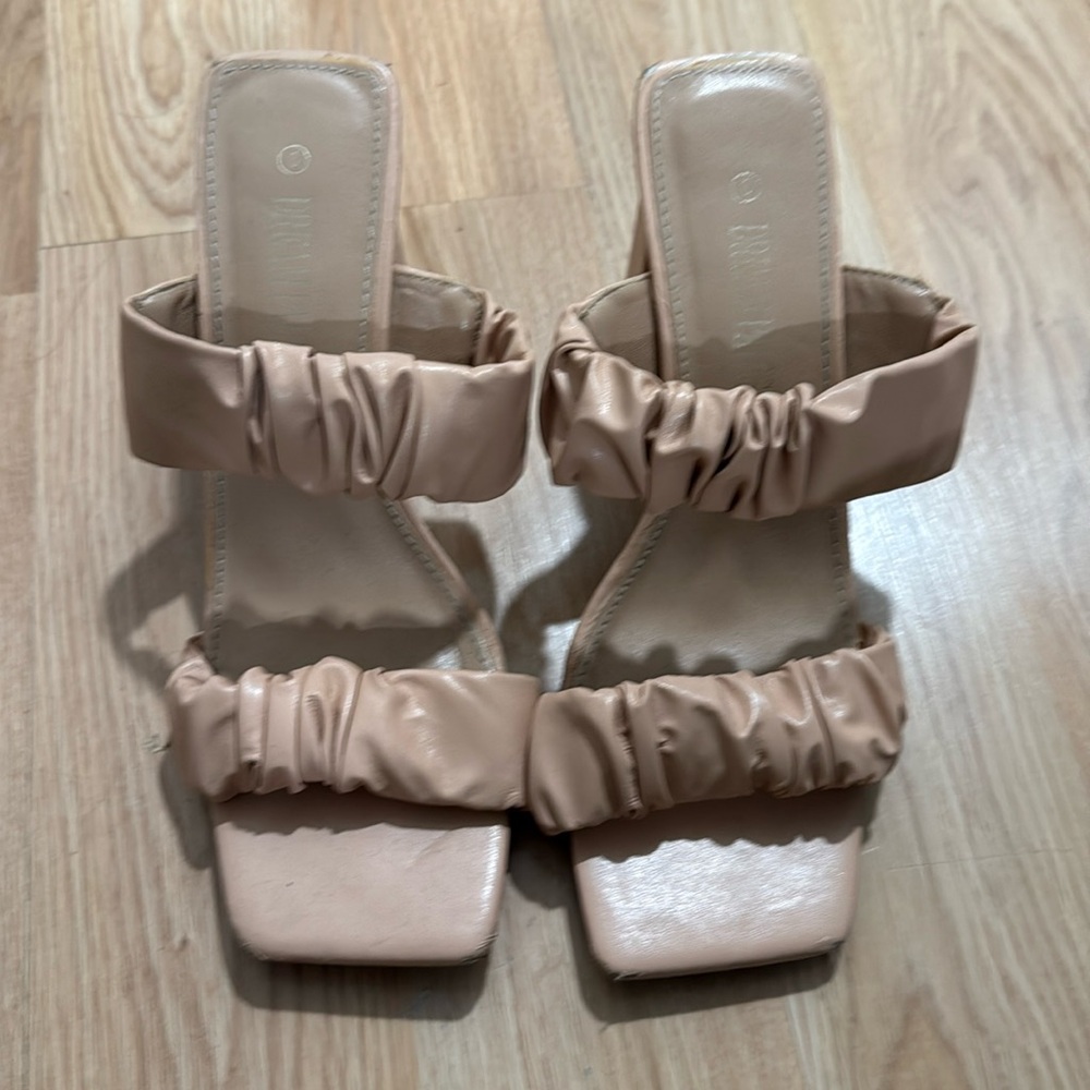 Dream Pairs heels